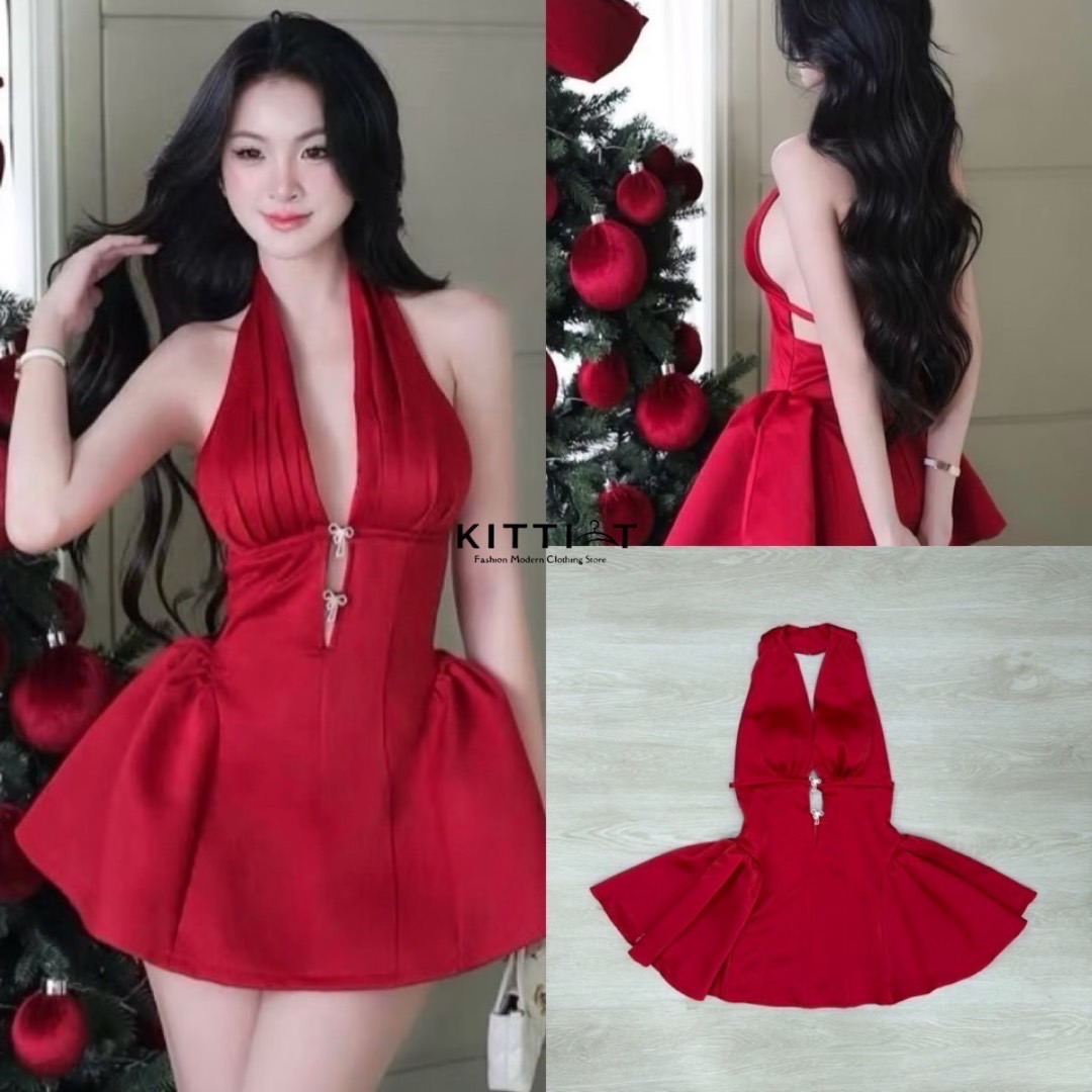 Dress เดรสคล้องคอ สายปาร์ตี้ สายงานวันเกิด ไม่ควรพลาด!!กับ ชุดนี้ High fashion luxury sexy เลอค่า เอาทุกคำมาลงไว้ที่ชุดนี้ ตัวชุดเป็นทรงคล้องคอ ตกแต่งเด้วยเข็มกลัดโบเพชร ข่วงด้านหลังเปิด ตกแต่งด้วยสาย มีฟองน้ำเสริมหน้าอก มีซับกระโปรง ชุดนี้มี detail เยอะม