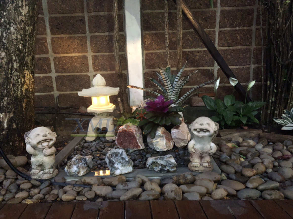 โคมไฟโซล่าเซลล์ ติดเพดาน รุ่นตาข่ายดำ Loft style (แสง เหลืองวอมไวท์)