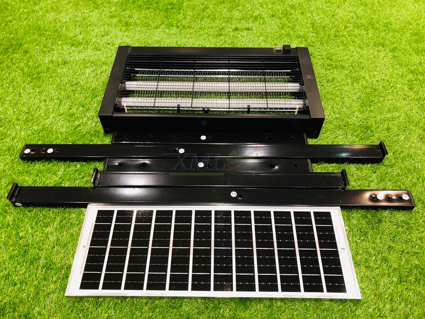 ไฟดักยุงโซล่าเซลล์ แบบตั้งพื้น 20W รุ่น LS-SML-002E