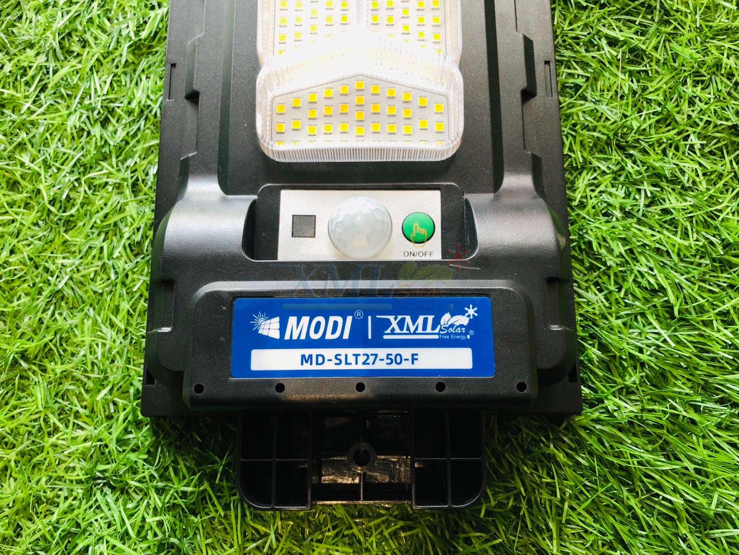 ไฟถนนโซล่าเซลล์ Series F รุ่น MD-SLT27-50-F (แสง : เหลืองวอมไวท์)(ขาเหล็ก)(ระบบสว่างค้าง) ของแท้ แบรนด์ MODI XMLSOLAR