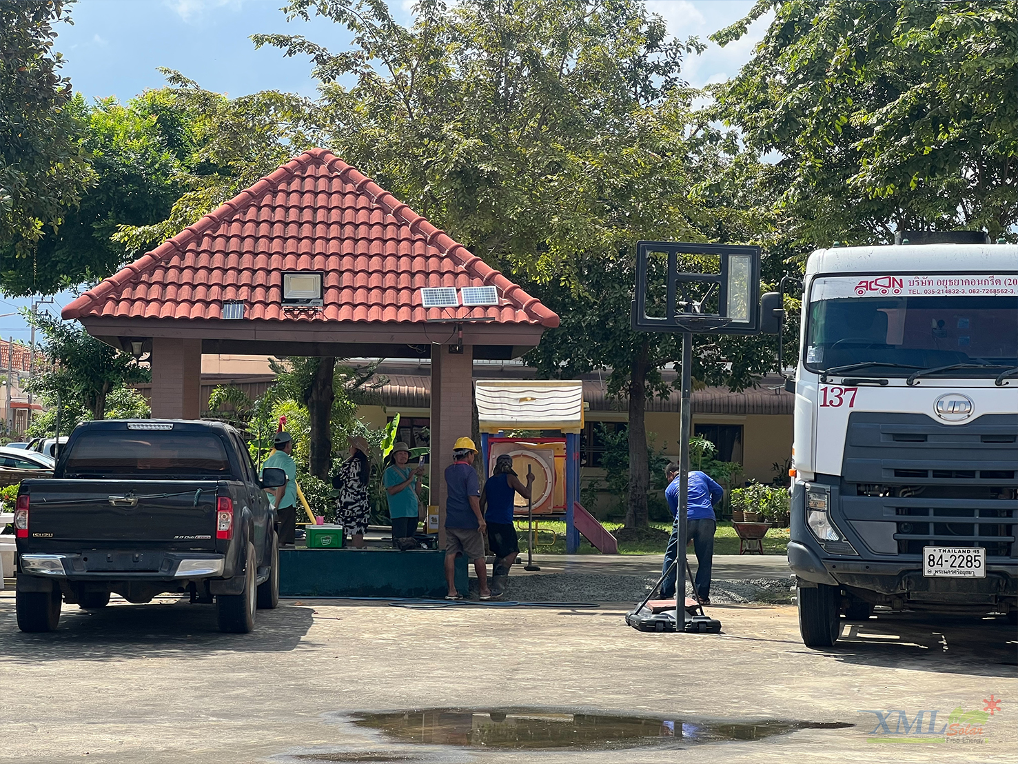 ไฟสปอตไลท์โซล่าเซลล์ 1000 Watt กล่องสีน้ำตาล (เปิดได้ 3 แสง)