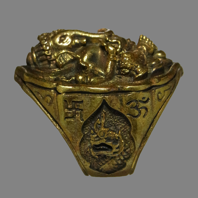 แหวนพระพิฆเนศ หลวงปู่หงษ์ วัดเพชรบุรี ปี2548