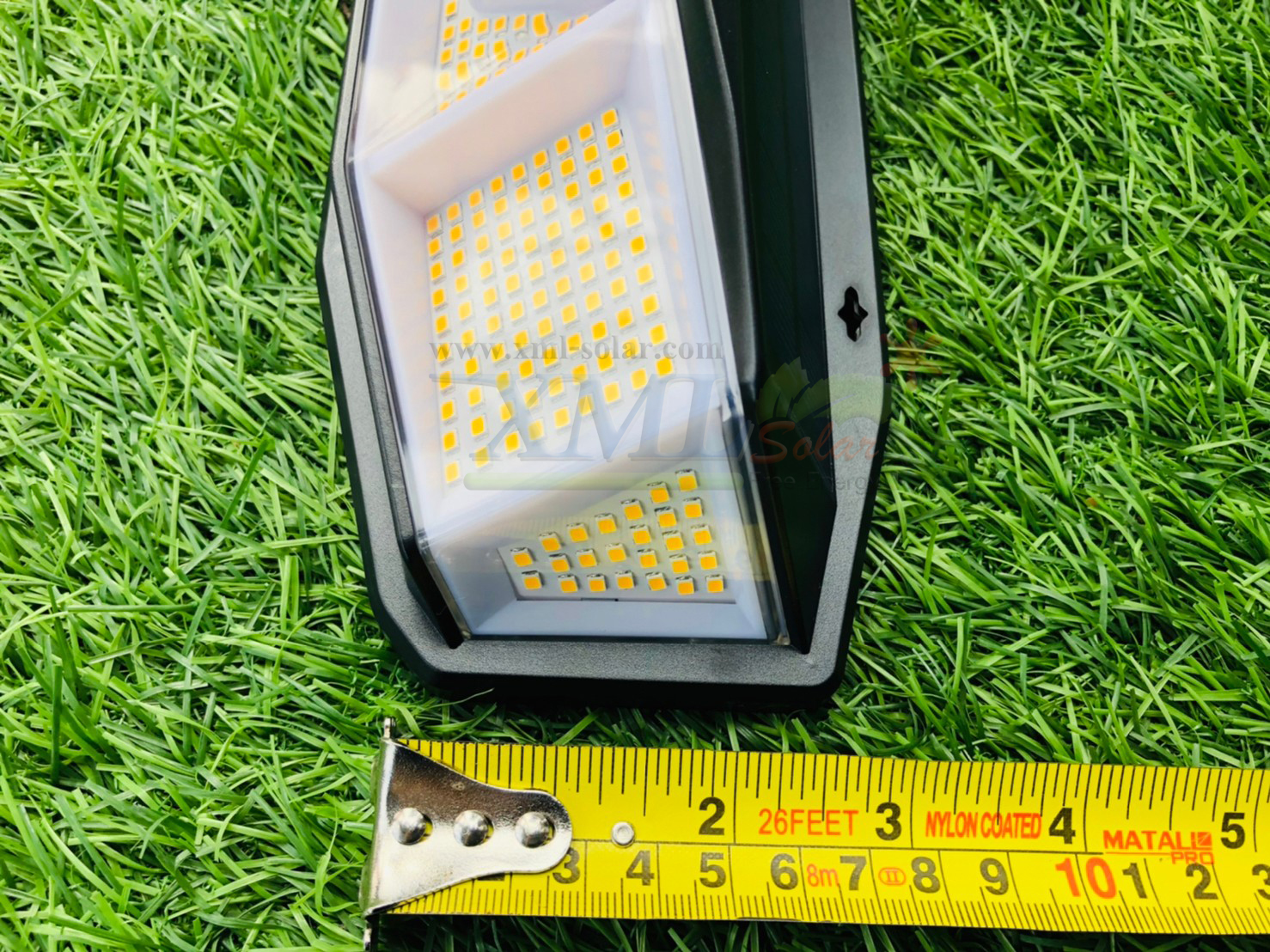 โคมไฟโซล่าเซลล์ติดผนัง รุ่น 308 LED + Motion (เเสง : เหลืองวอมไวท์)