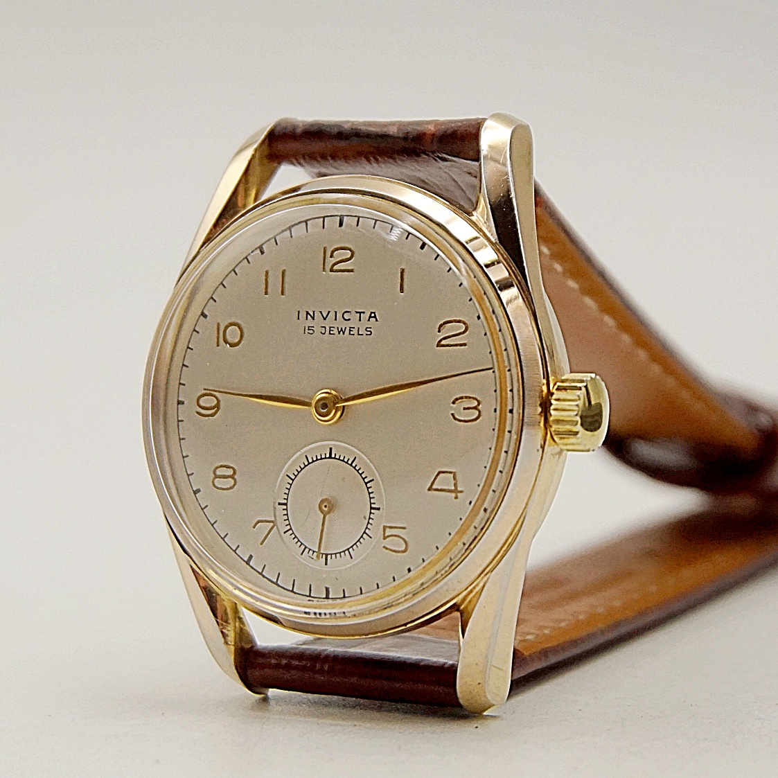 นาฬิกาเก่า INVICTA ไขลานสองเข็มครึ่ง