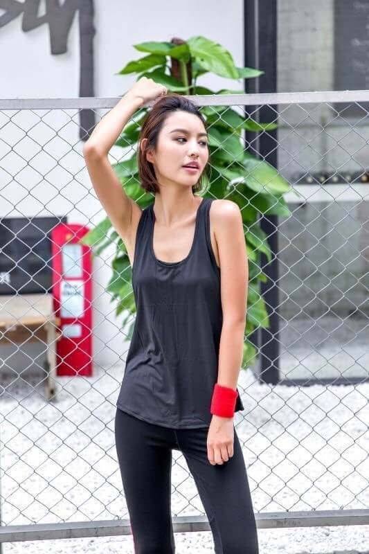 เสื้อกล้ามสปอร์ต โชว์หลัง เนื้อผ้านิ่ม ใส่สบาย ฟรีไซส์ มี 3 สี ดำ ชมพู เทา ราคาส่ง 3 ชิ้นคละแบบได้ ราคาตัวดละ 200 บาท