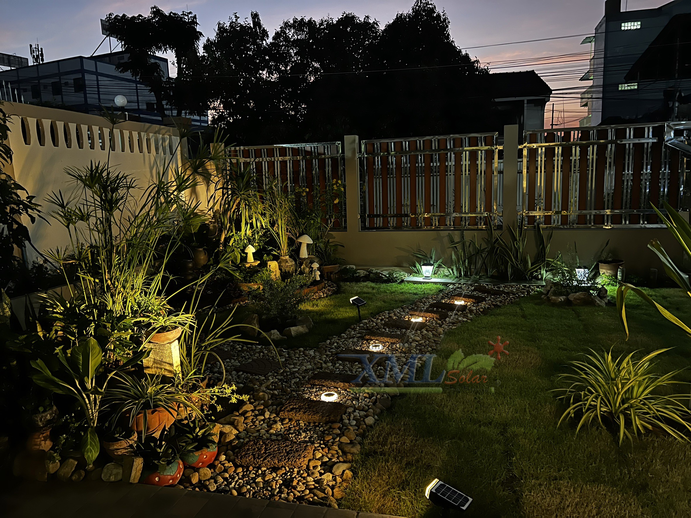 สปอร์ตไลท์ปักสนามโซล่าเซลล์ รุ่น SSL-001