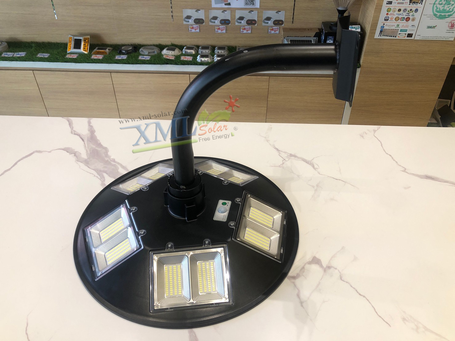 ขายึดโคมไฟ UFO ปลาย 3 นิ้ว แบบโค้ง (มีรอยขูดขีด)