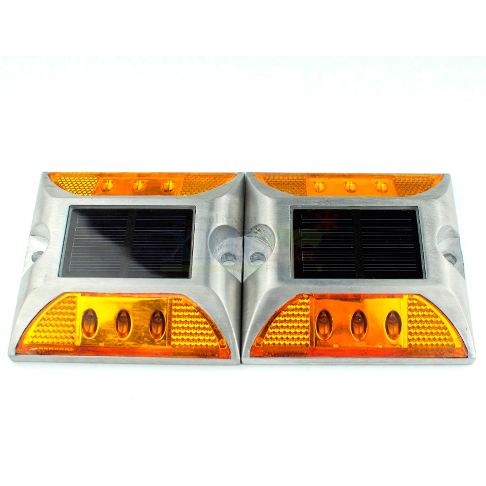 ไฟหมุดถนนโซล่าเซลล์ 6 LED รุ่น เเบน (เเสง : เหลืองกระพริบ)