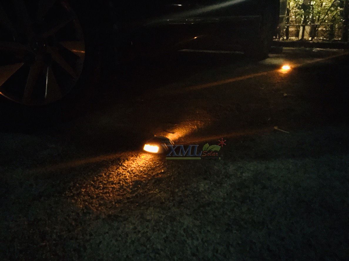 ไฟหมุดถนนโซล่าเซลล์ 6 LED รุ่น Robot (เเสง : เหลืองค้าง)