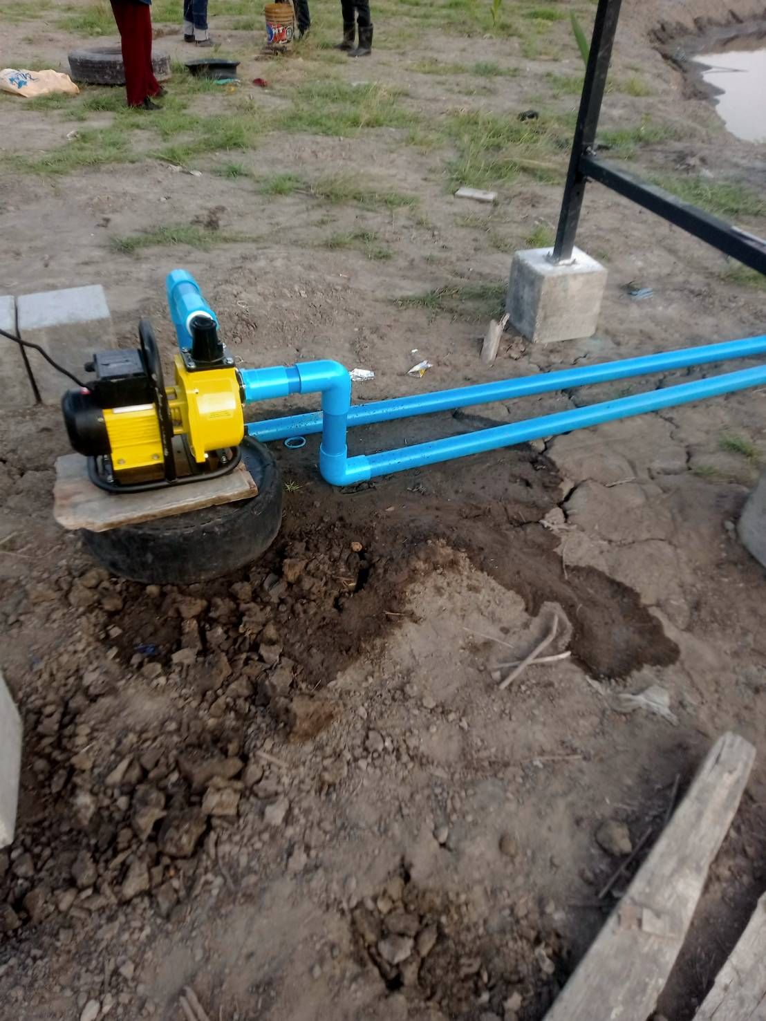 เครื่องสูบน้ำโซล่าเซลล์ (โข่งใหญ่) 750W / 72V. + เเผงโซล่าเซลล์ 450w (2 เเผง)