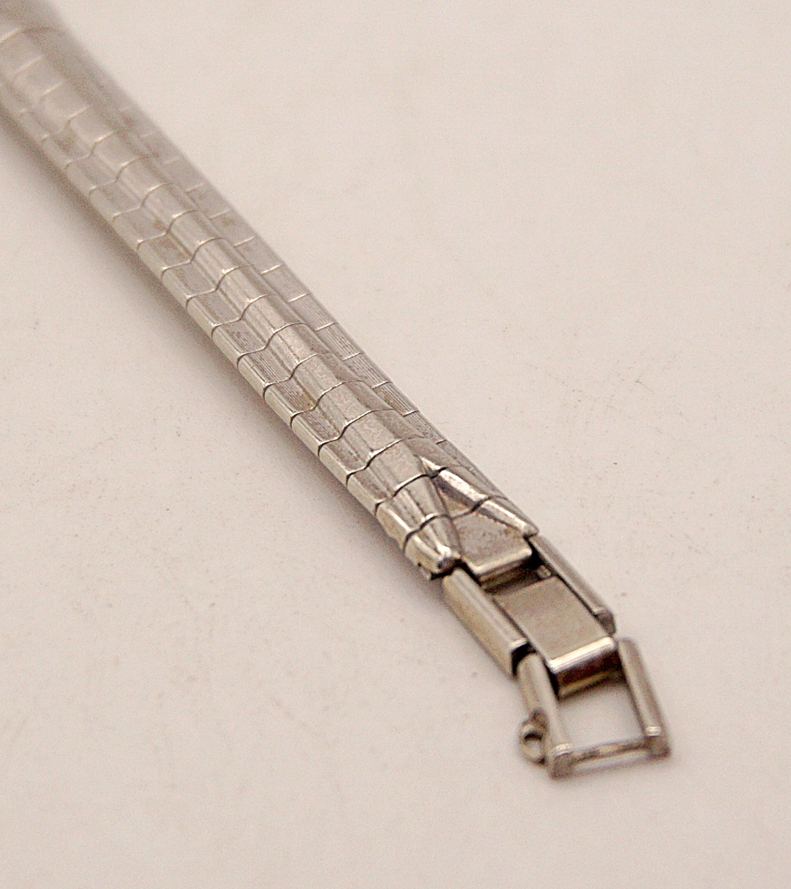 นาฬิกาเก่า BENRUS ไขลาน (นาฬิกาผู้หญิง)