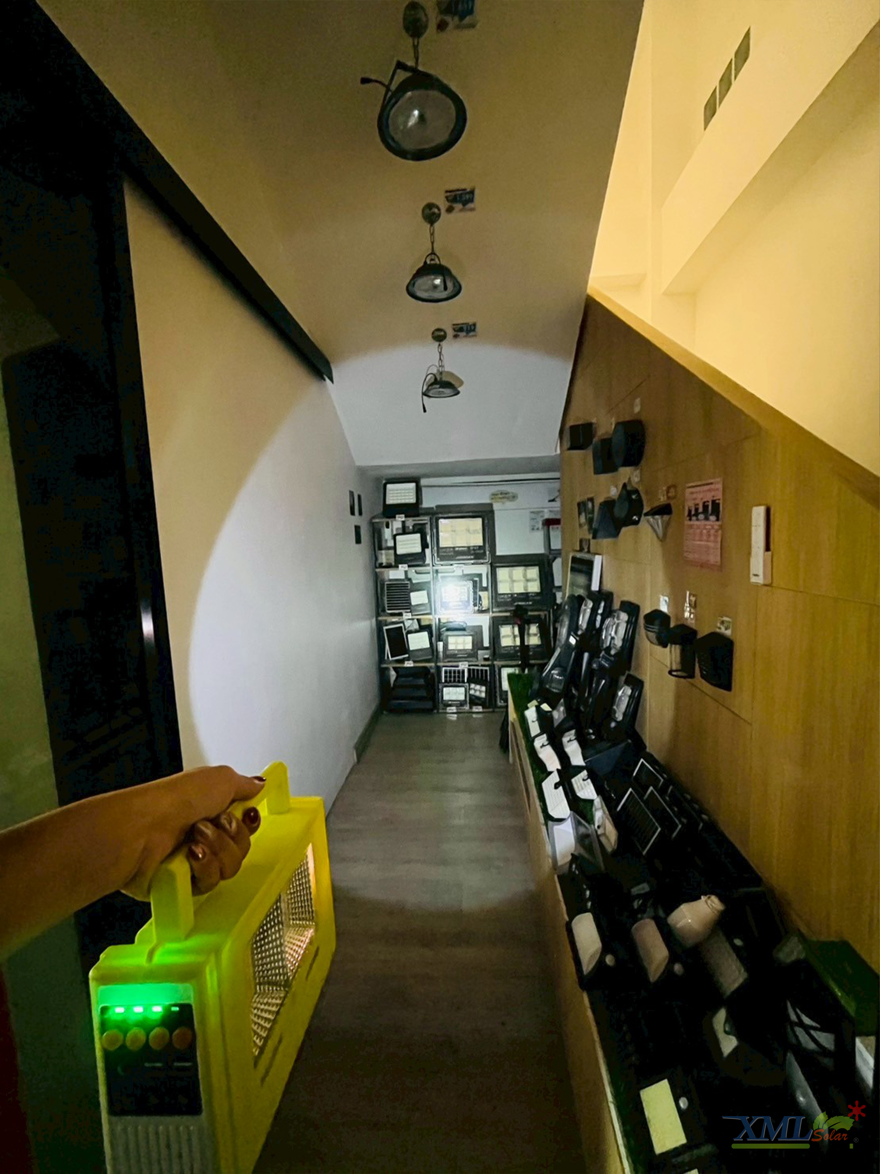 ไฟฉายอเนกประสงค์โซล่าเซลล์ รุ่น LSXML-235