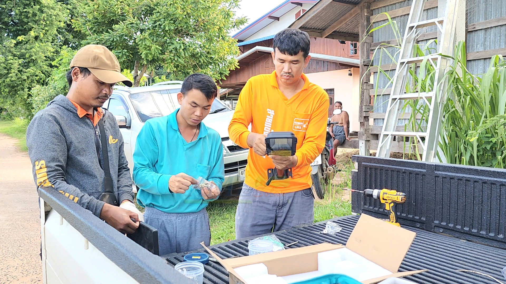 โคมไฟถนนโซล่าเซลล์ รุ่น MD-SLT19 - 150W (แสง : ขาว)