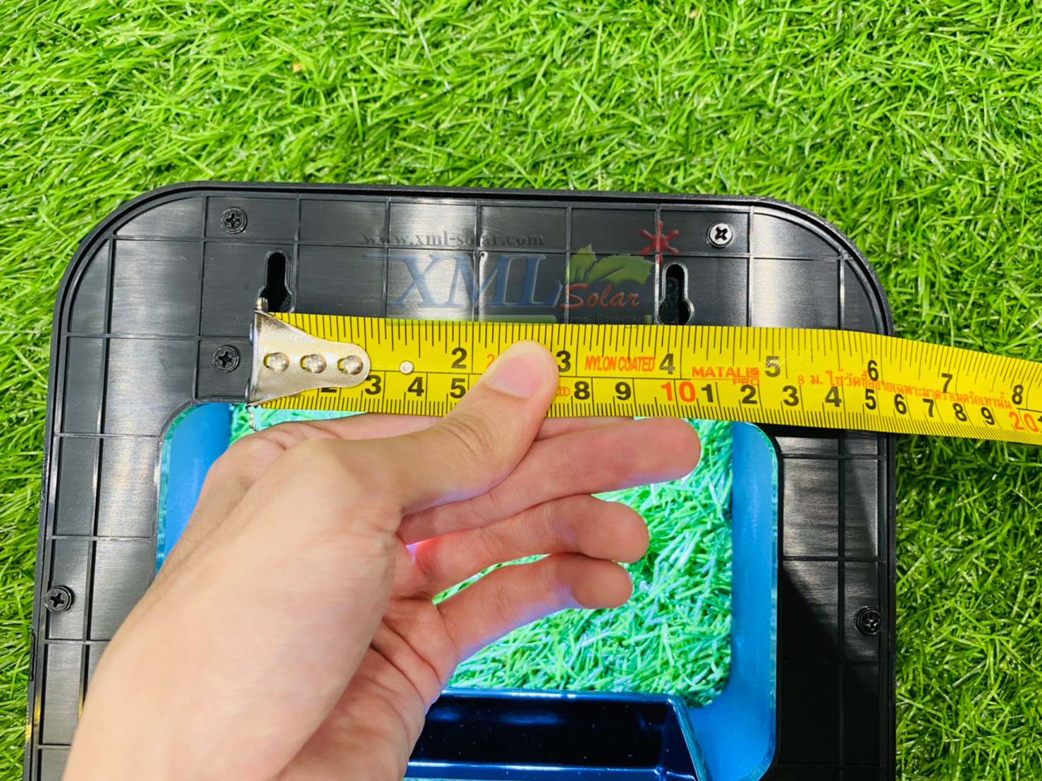 ไฟติดผนังโซล่าเซลล์ ปลูกต้นไม้จิ๋วได้ + Motion (เเสง : ขาว)