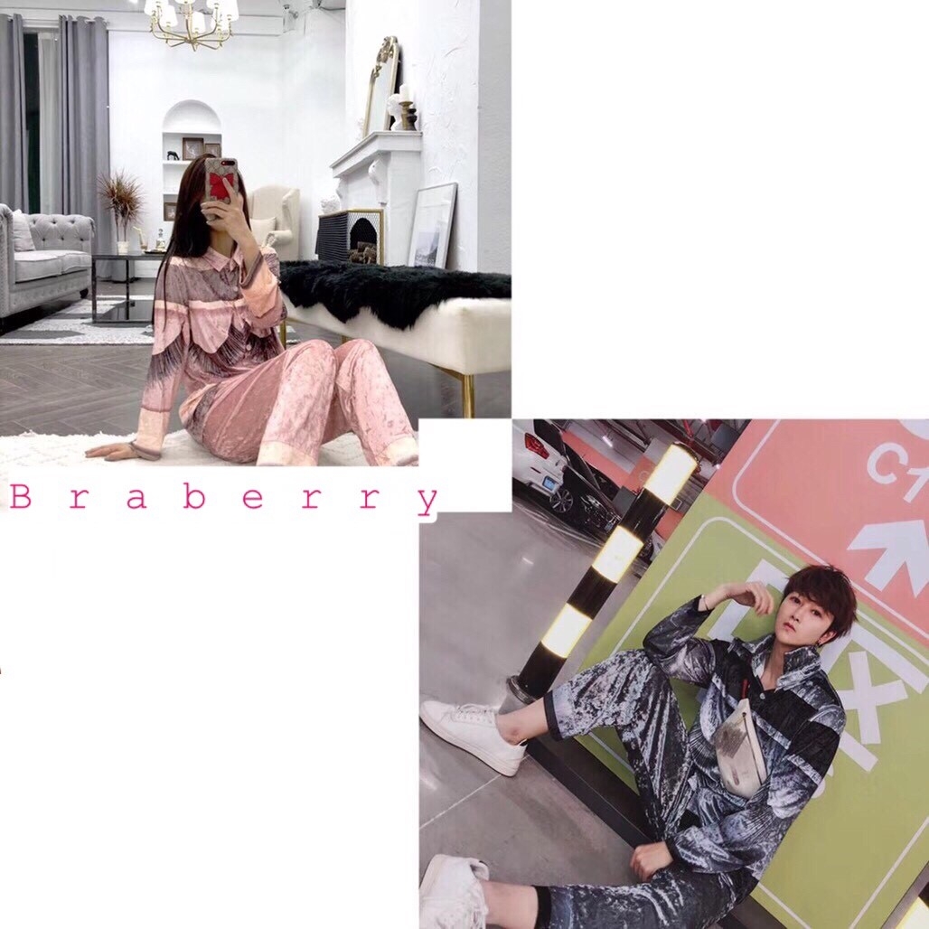 ชุดนอนกำมะหยี่ เนื้อนุ่มพริ้วบางเบา สวมใส่สบายไม่คัน ดีไซน์เรียบหรูซ่อนหวาน ใสนอนก็ได้หรือจะใส่เที่ียวก็ดูดี สั่งสินค้าครบ3ชิ้นคละแบบได้ ชุดละ 990 บาท