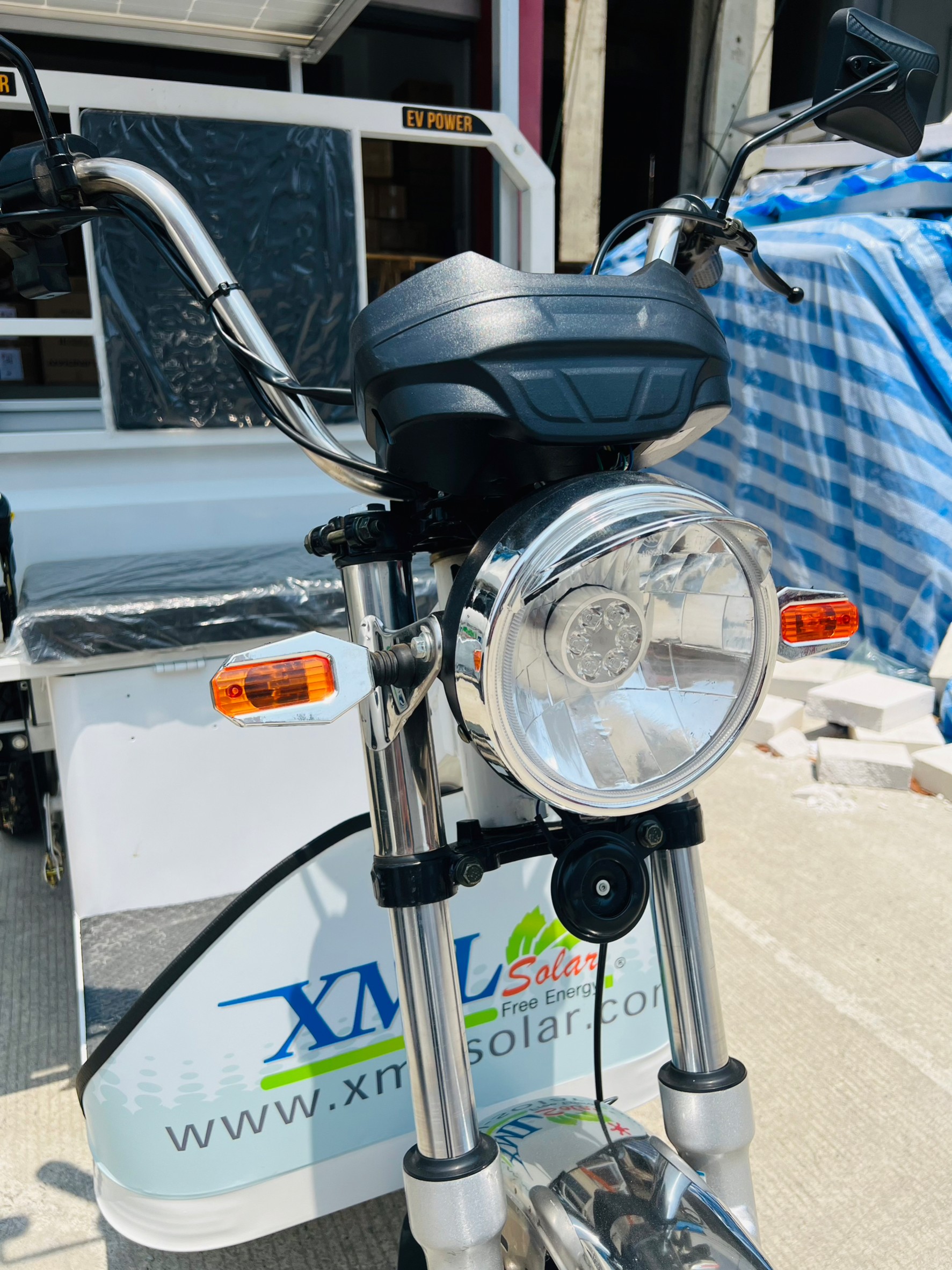 รถกระบะ 3 ล้อ โซล่าเซลล์