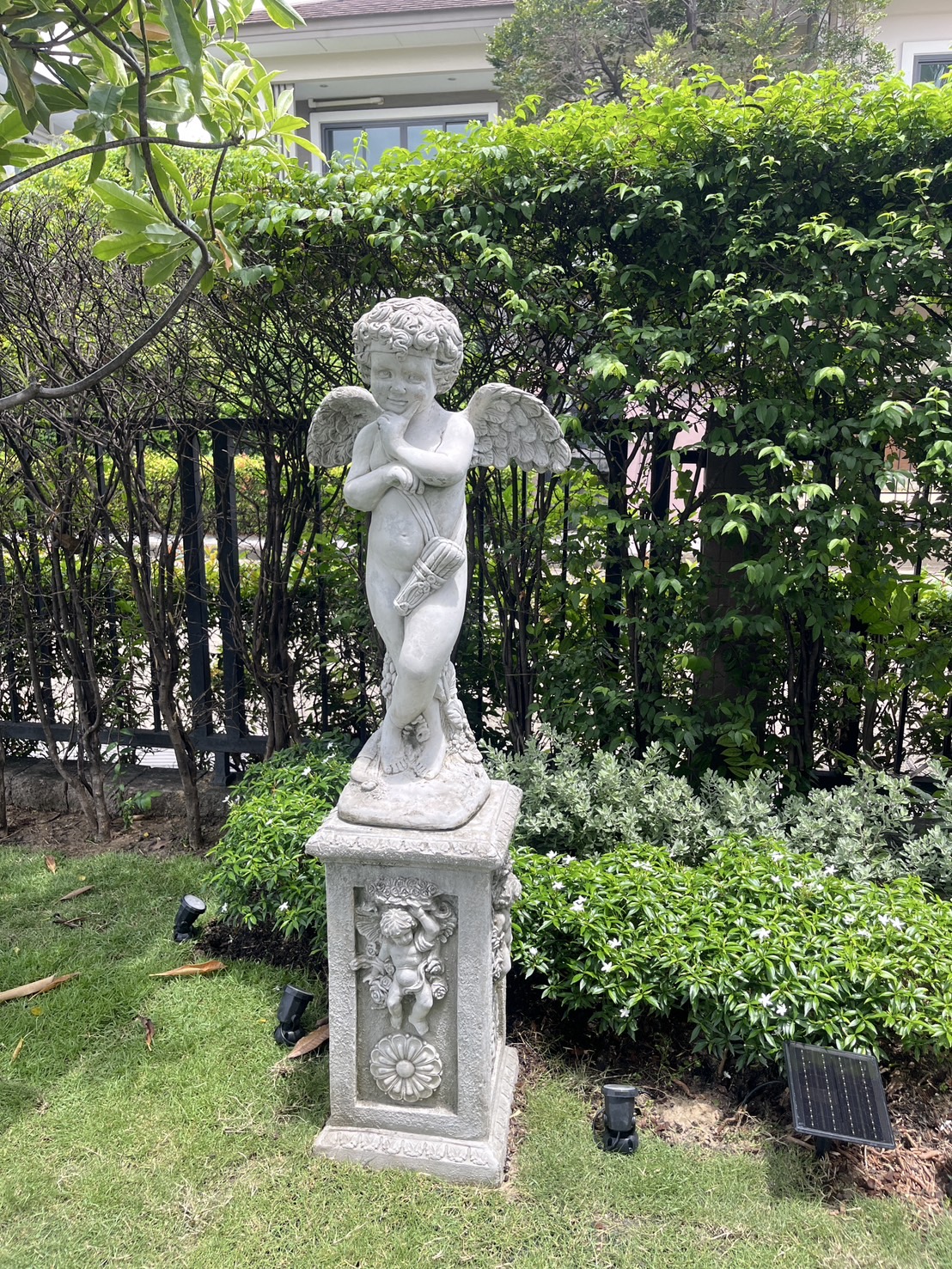 สปอร์ตไลท์ปักสนามโซล่าเซลล์ DC-17 รุ่น 4 หัว สาย 3 เมตร (แสง : เหลืองวอมไวท์)