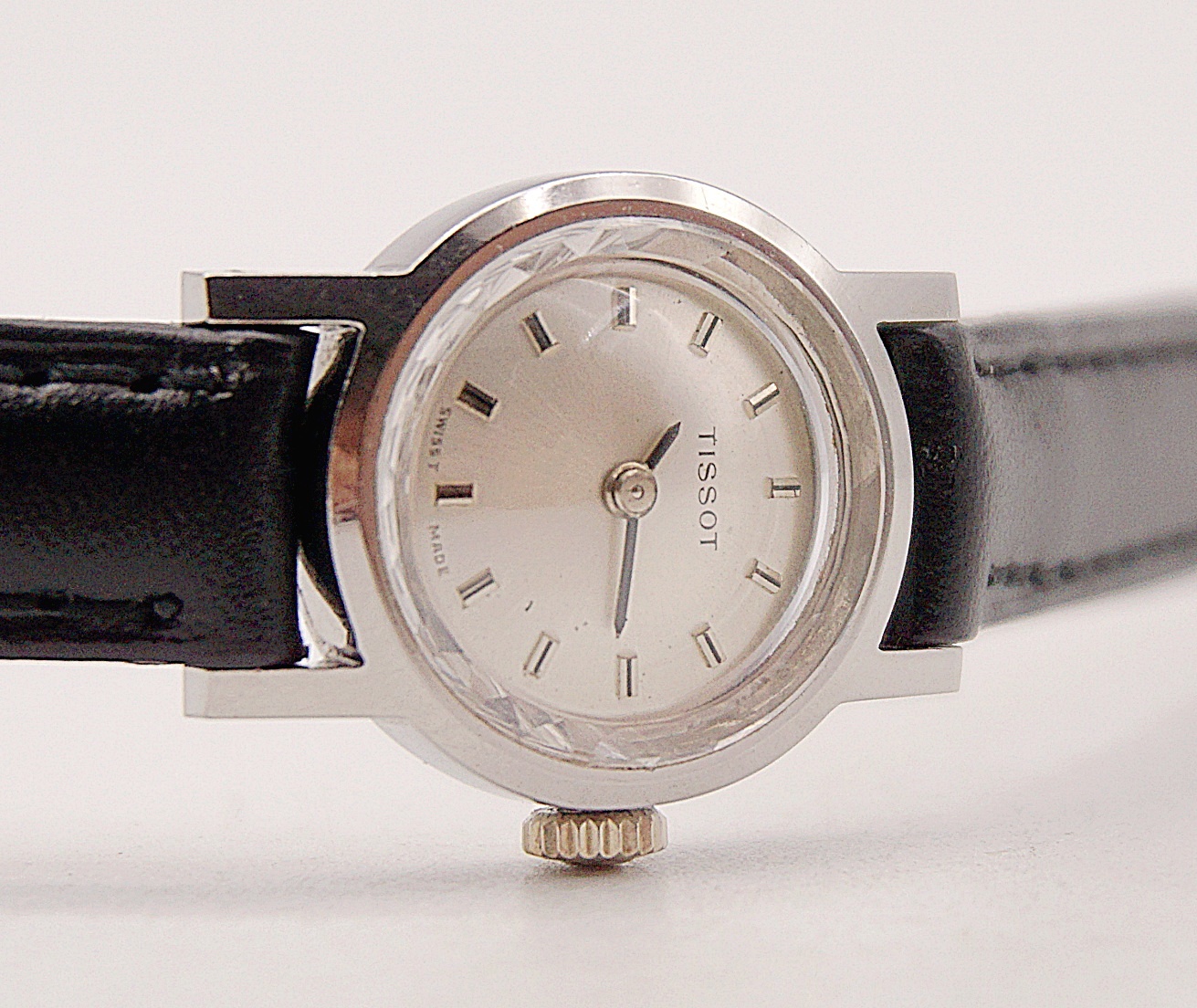 นาฬิกาเก่า TISSOT ไขลาน (นาฬิกาผู้หญิง)