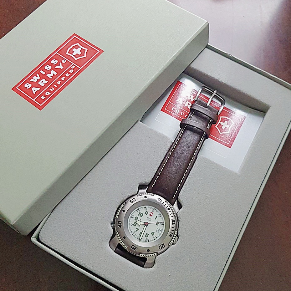 นาฬิกา SWISS ARMY สภาพ NOS พร้อมกล่องครบ