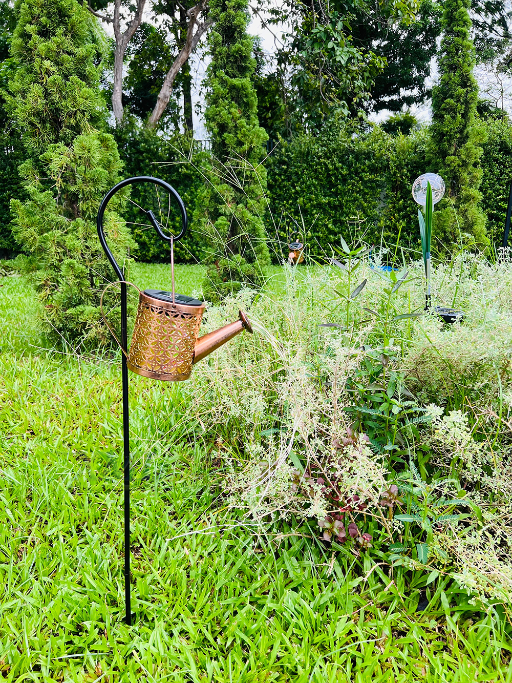 ไฟปักสนามโซล่าเซลล์ ทรงบัวรดน้ำ (chip 36 led ) (แสงเหลืองวอมไวท์)