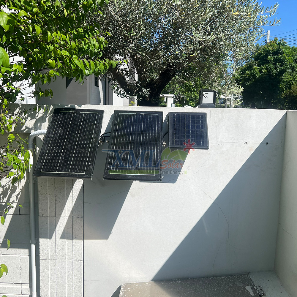 สปอร์ตไลท์ปักสนามโซล่าเซลล์ DC-11S รุ่น 4 หัว สาย 3 เมตร (หัวเล็ก)(แสง : เหลืองวอมไวท์)