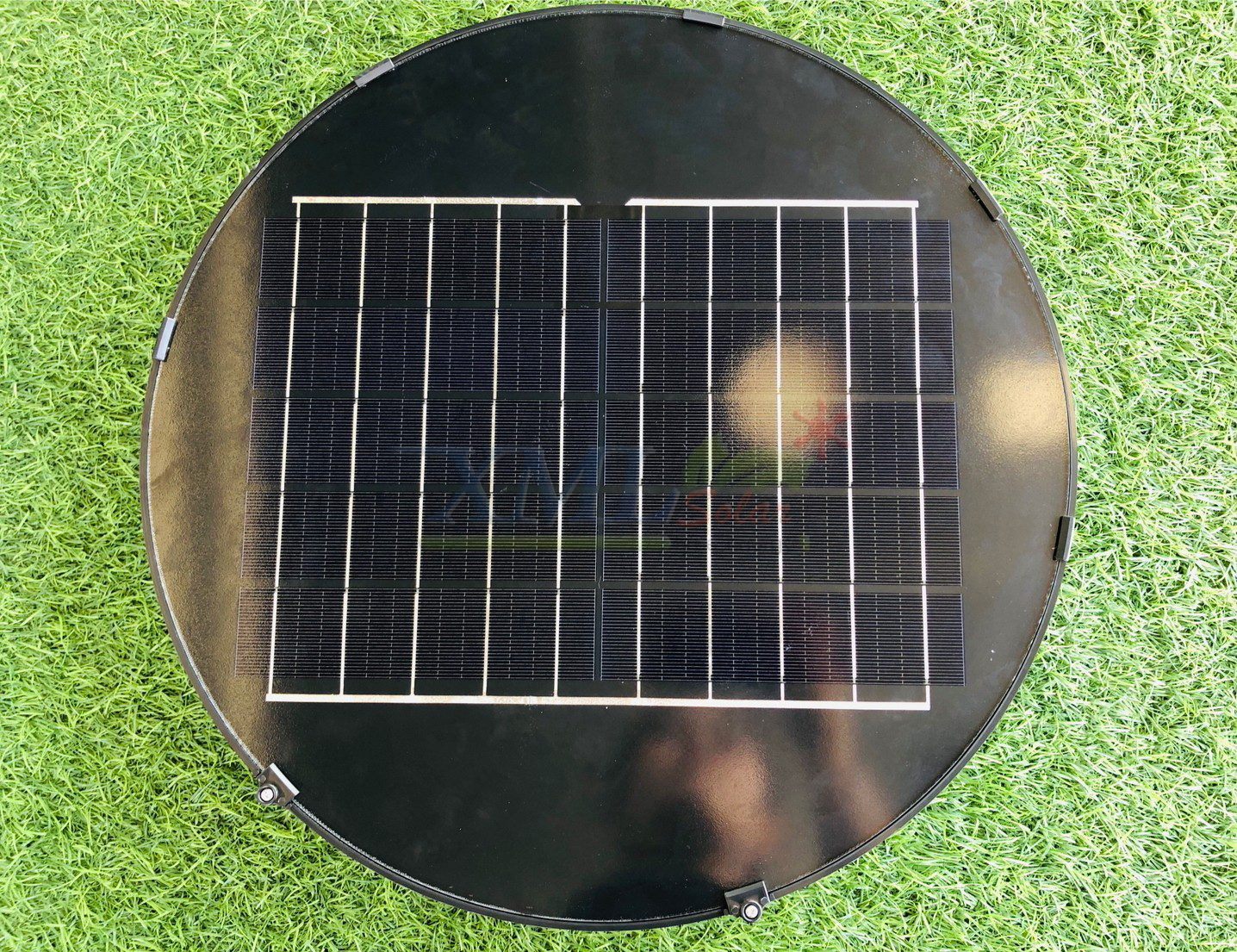 ชุดเสาพร้อมโคม SET A (โคมไฟโซล่าเซลล์ UFO SLT39-300W + เสาเหล็กดำสูง 2.82 เมตร)(แสงขาว)