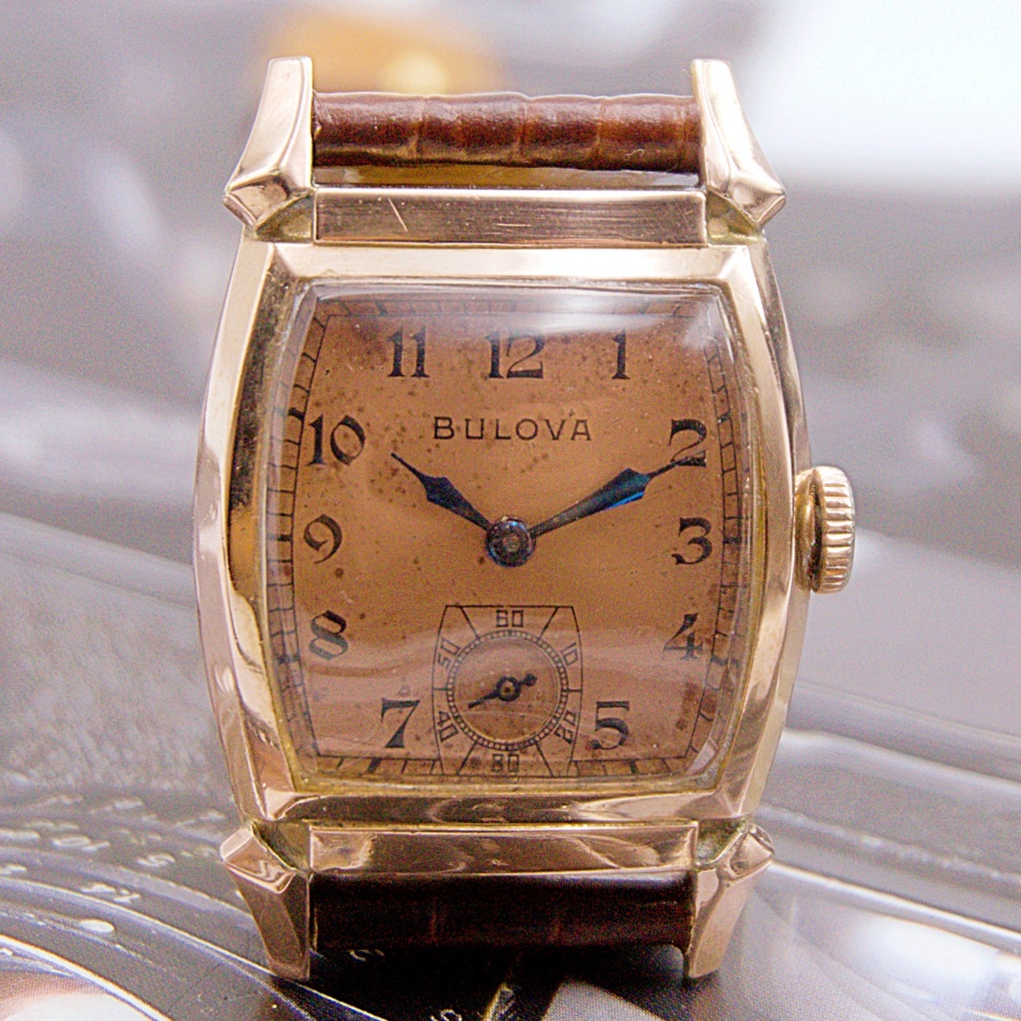 นาฬิกาเก่า BULOVA ไขลานสองเข็มครึ่ง