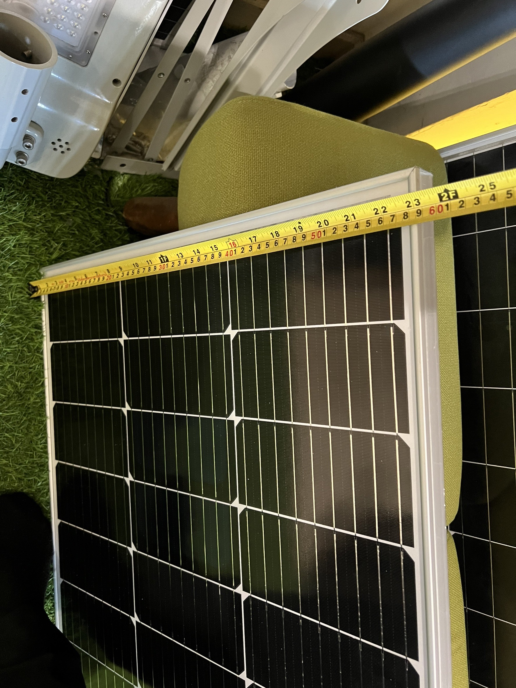 โคมไฟถนนโซล่าเซลล์อัจฉริยะ (รุ่น 9,000Lumens + แผง 100 W) (แสง : ขาว)