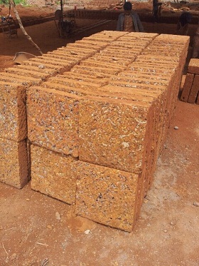 หินศิลาแลง ขนาด30x30เซนติเมตร