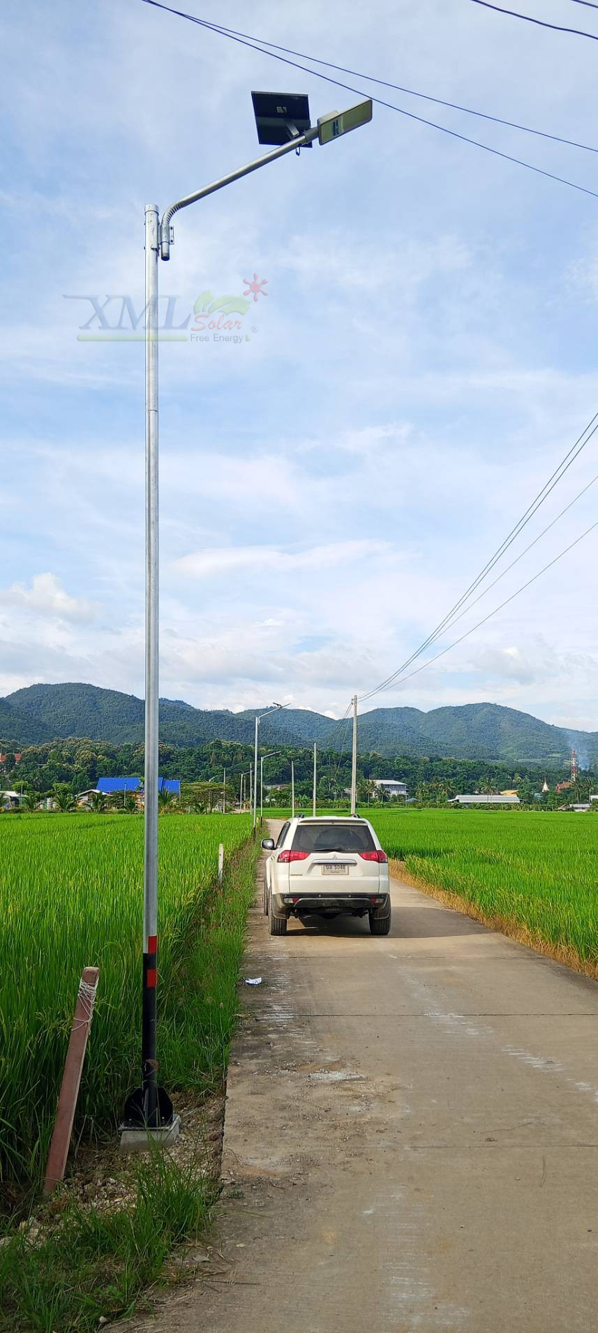 โคมไฟถนนโซล่าเซลล์ 400W รุ่น MD-SLT30-400W (แสง : ขาว)