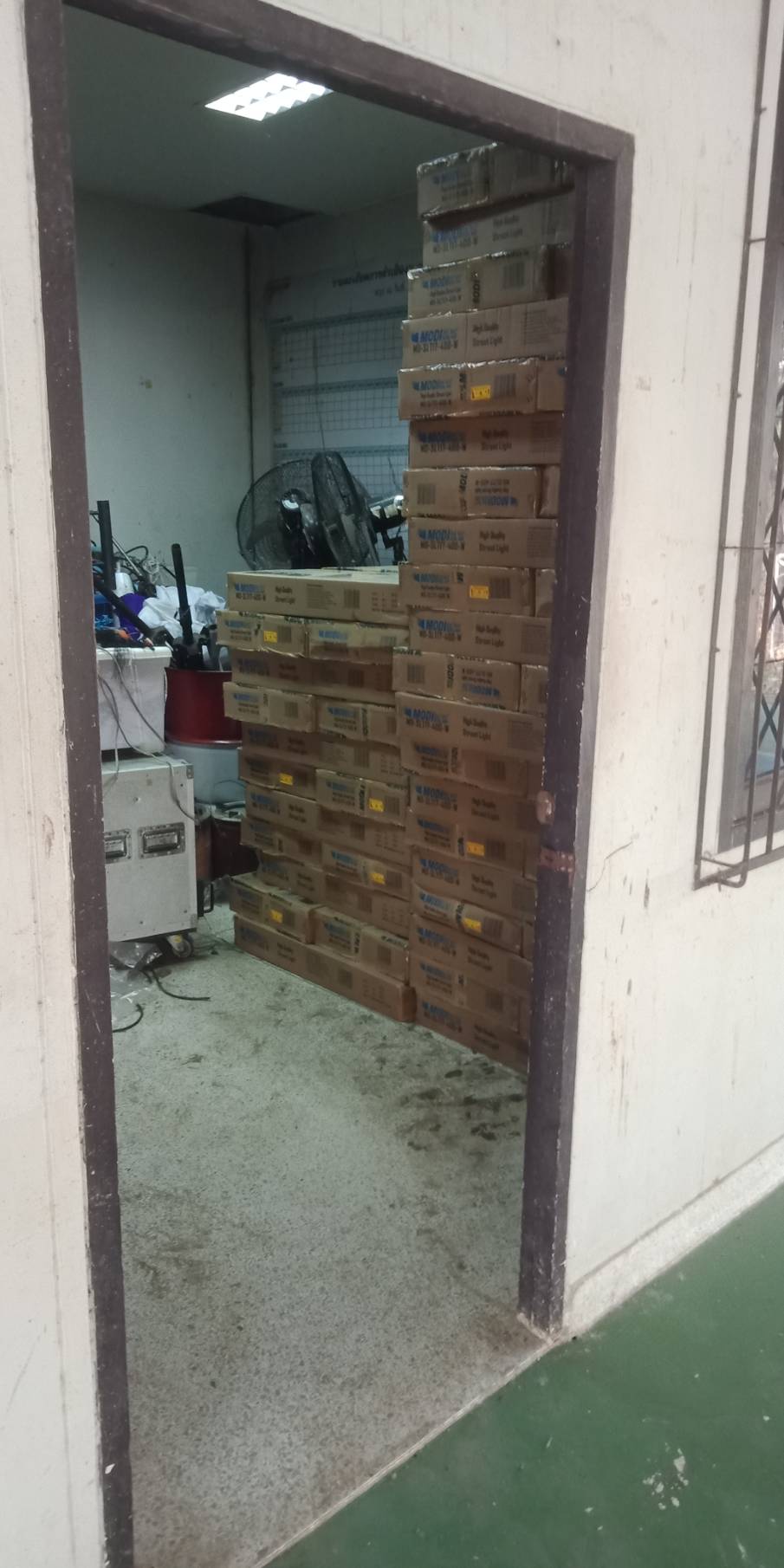 โคมไฟถนนโซล่าเซลล์ Modi x XML รุ่น MD-SLT17-400W (แสง : ขาว)(Motion sensor + สว่างค้าง)