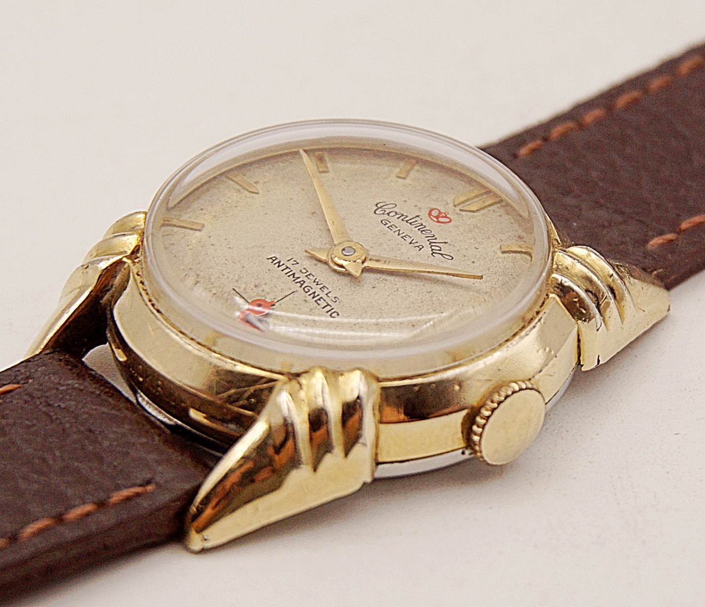 นาฬิกาเก่า CONTINENTAL ไขลานสองเข็มครึ่ง