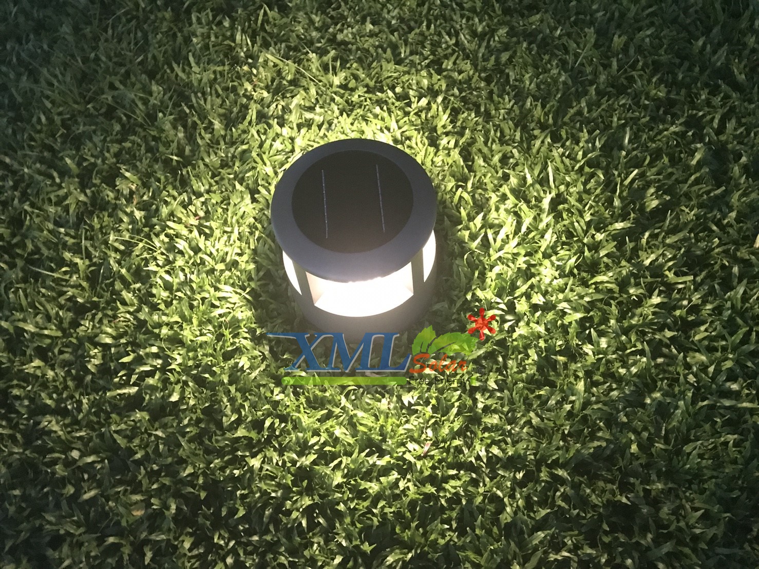 โคมไฟสนามโซล่าเซลล์ ทรง Modern (24 cm.)