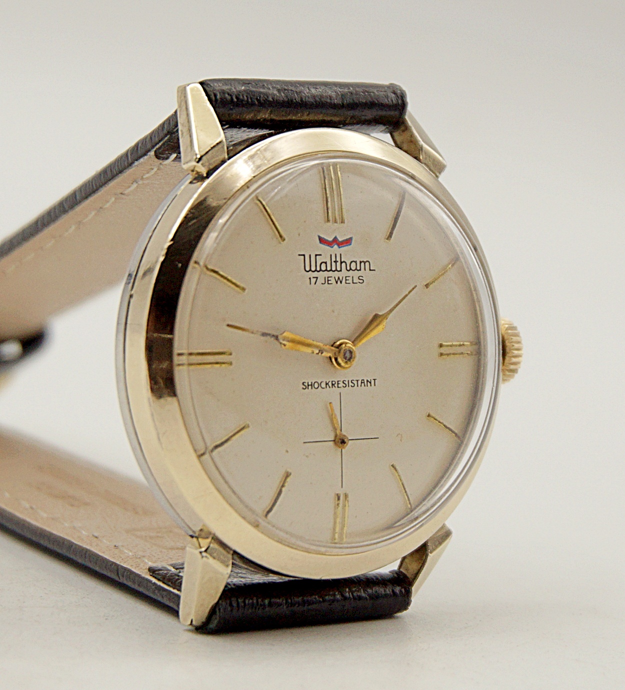 นาฬิกาเก่า WALTHAM ไขลานสองเข็มครึ่ง