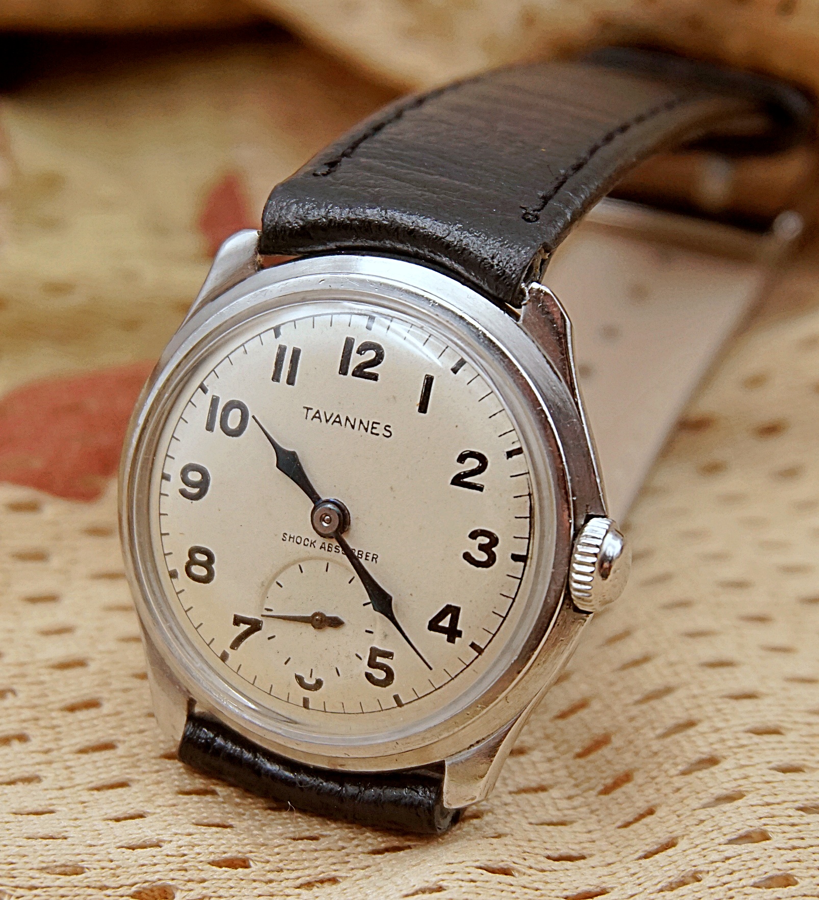 นาฬิกาเก่า TAVANNES ไขลานสองเข็มครึ่ง