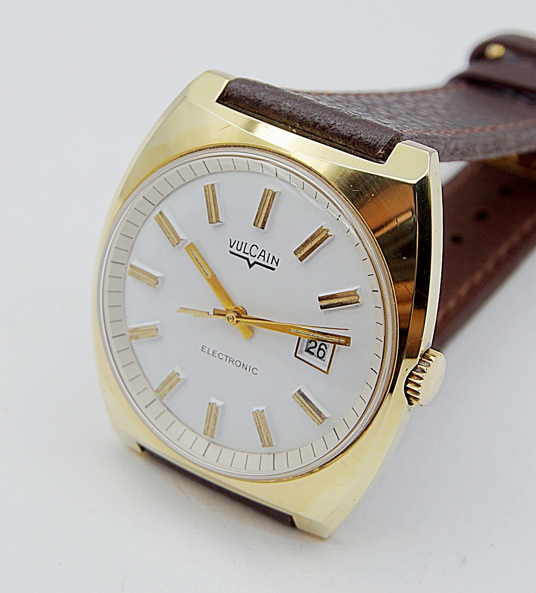 นาฬิกาเก่า VULCAIN จักรกรอกใส่ถ่าน