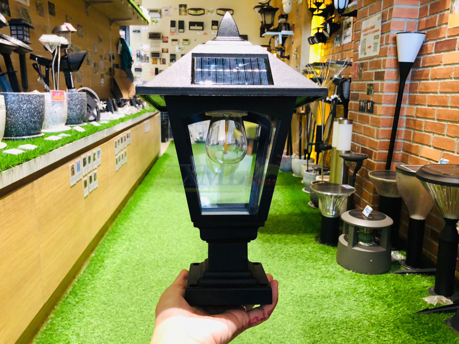 โคมไฟหัวเสาโซล่าเซลล์ รุ่น MD-GFB-A (แสง : เหลืองวอมไวท์)