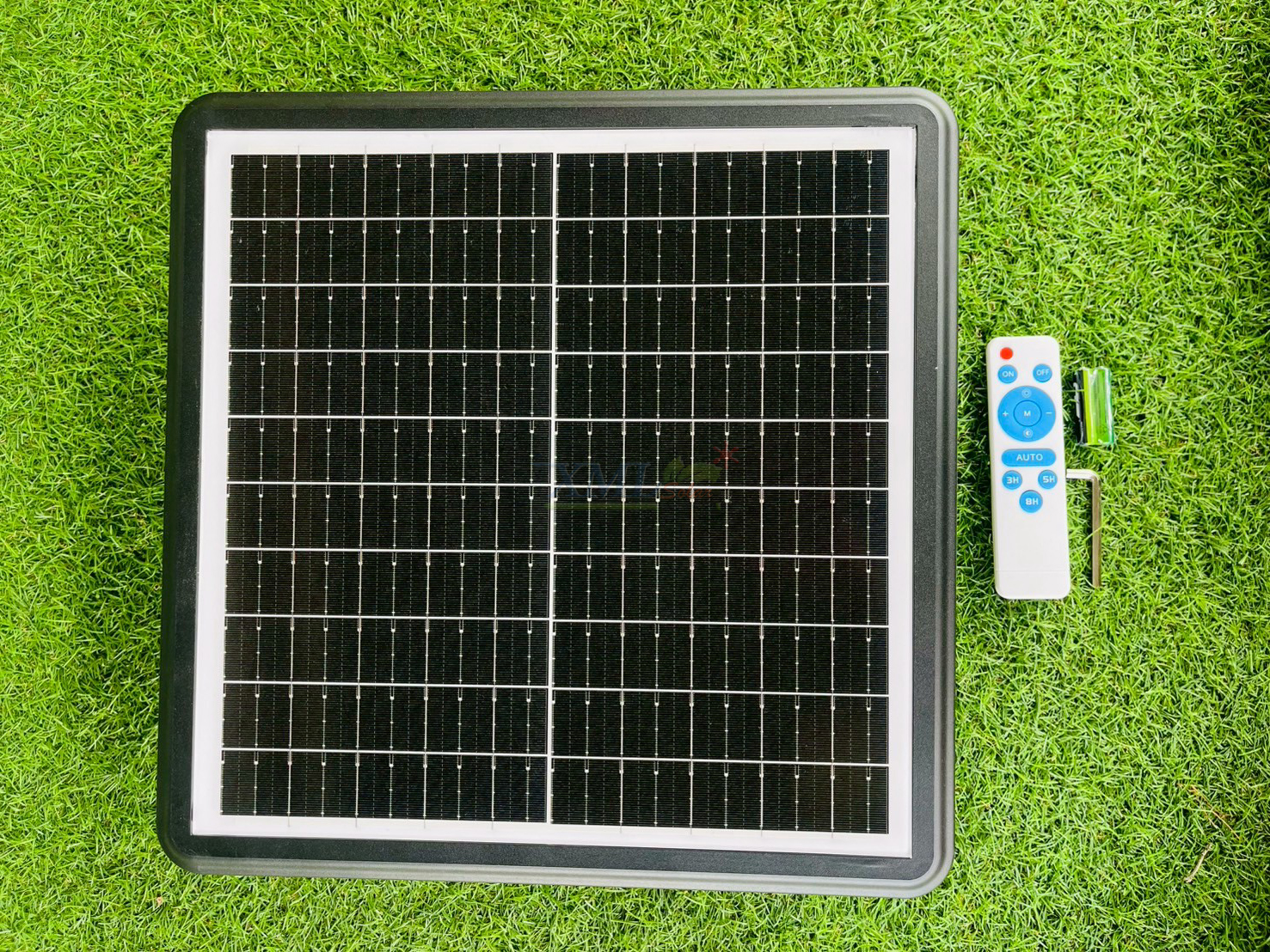 โคมไฟโซล่าเซลล์ UFO รุ่น LSXML-224S (แสง : ขาว)