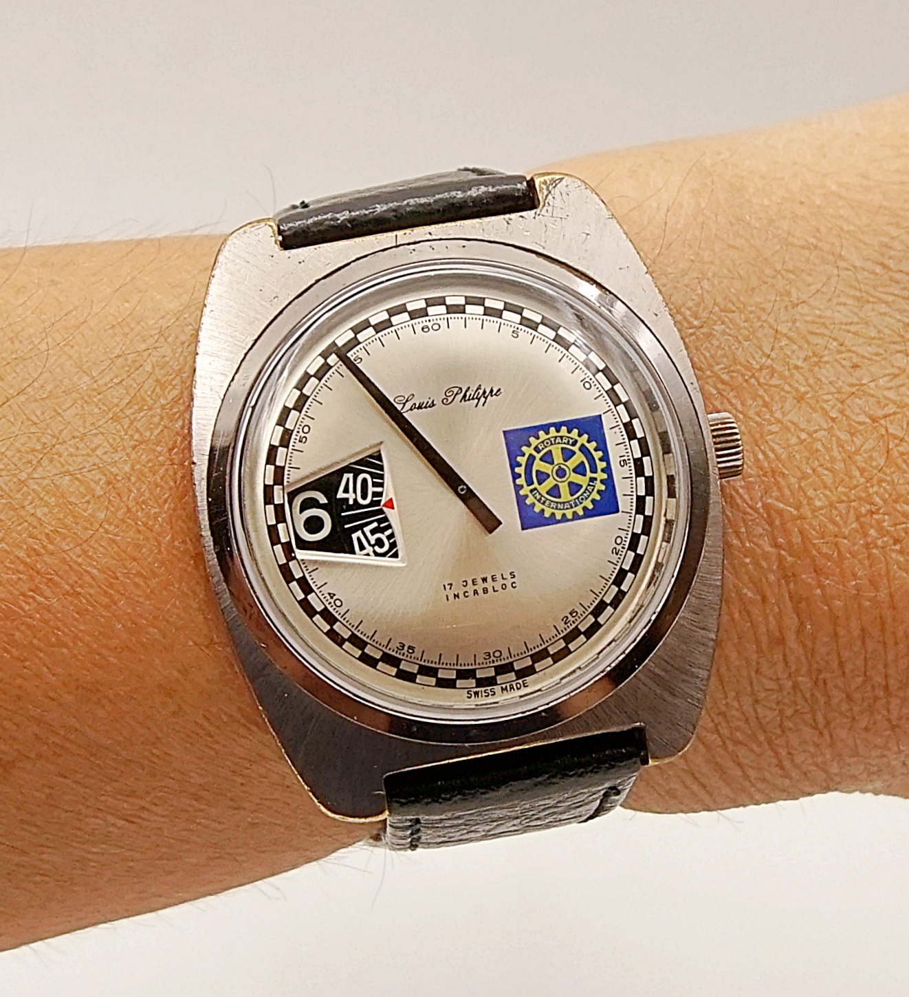 นาฬิกาเก่า LOUIS PHILIPPE ไขลานชั่วโมงกระโดด (Jump Hour)