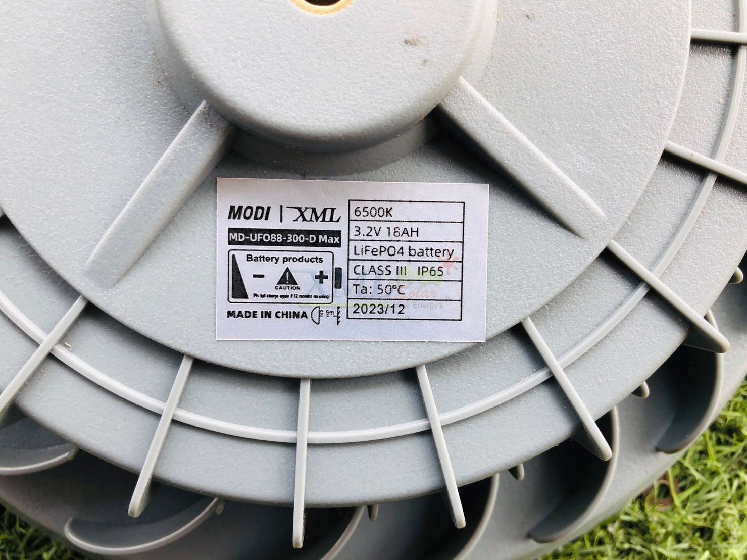 โคมไฟโซล่าเซลล์ ติดเพดาน Highbay รุ่น D MAX 300W (แสง : เหลืองวอมไวท์)