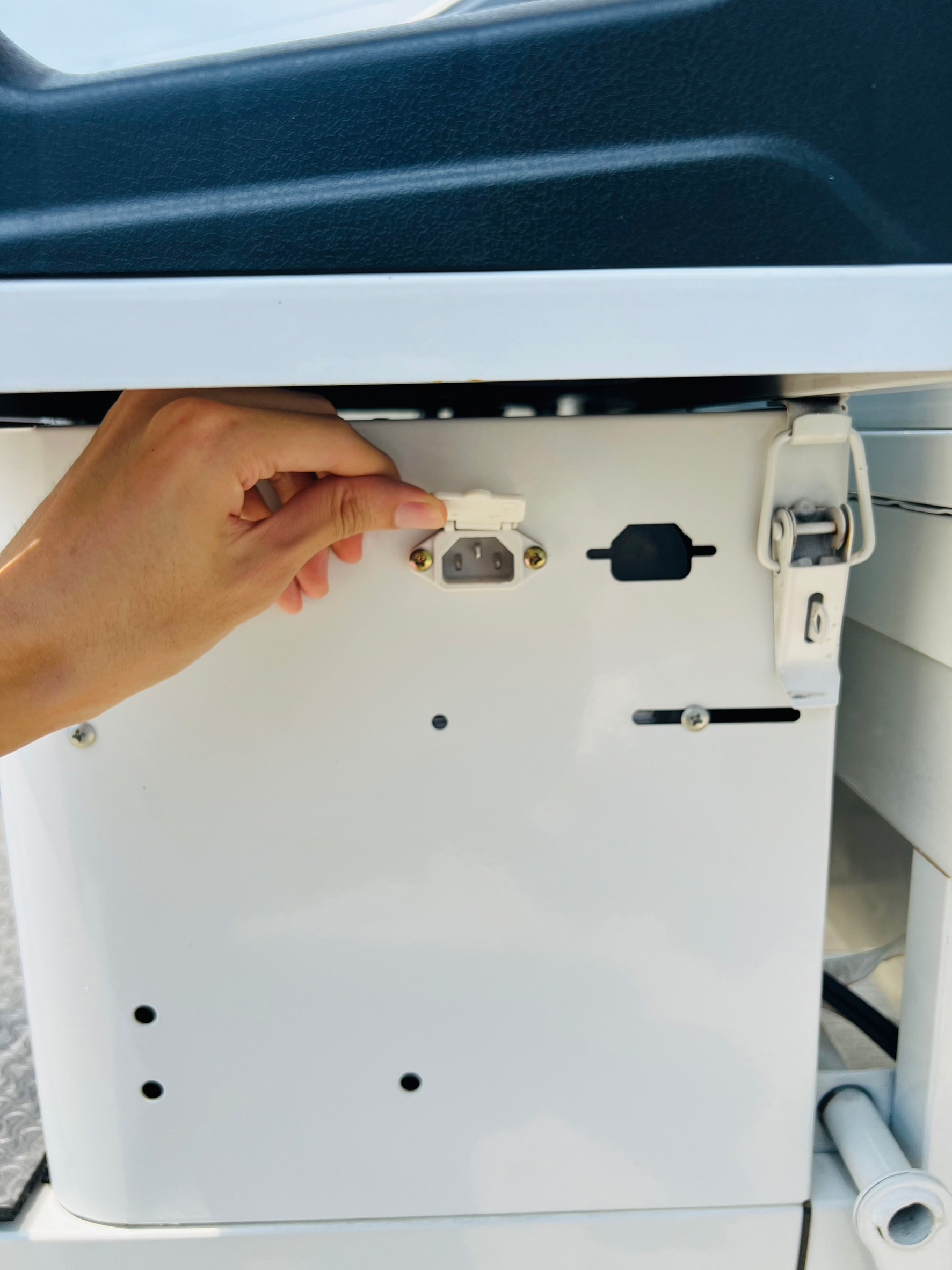 รถกระบะ 3 ล้อ โซล่าเซลล์