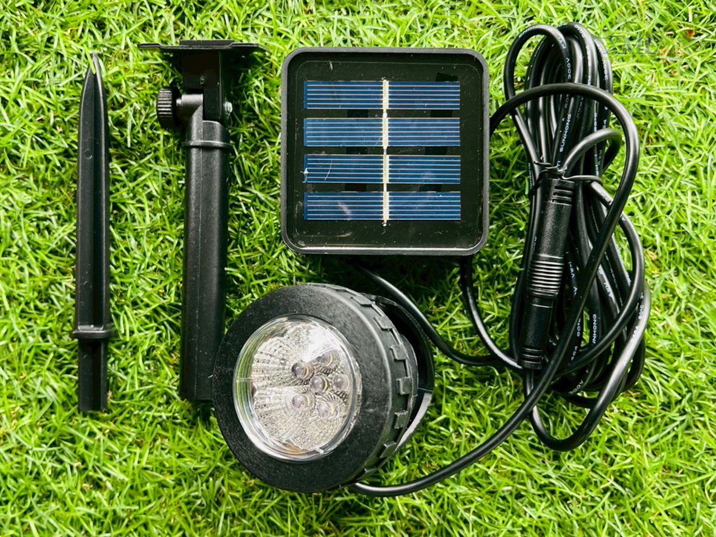 ไฟโซล่าเซลล์ส่องใต้น้ำ 6 LED รุ่น 1 หัว XML-F07