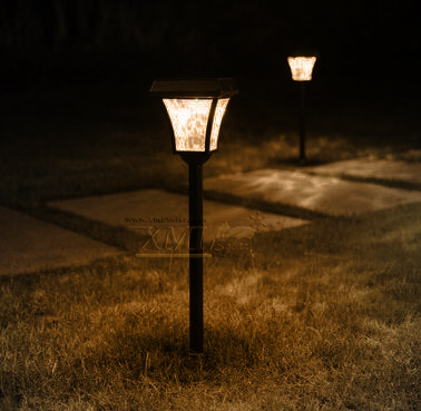 โคมไฟปักสนามโซล่าเซลล์ รุ่นใหม่ ระบบสัมผัส (เเสง : เหลืองวอมไวท์)