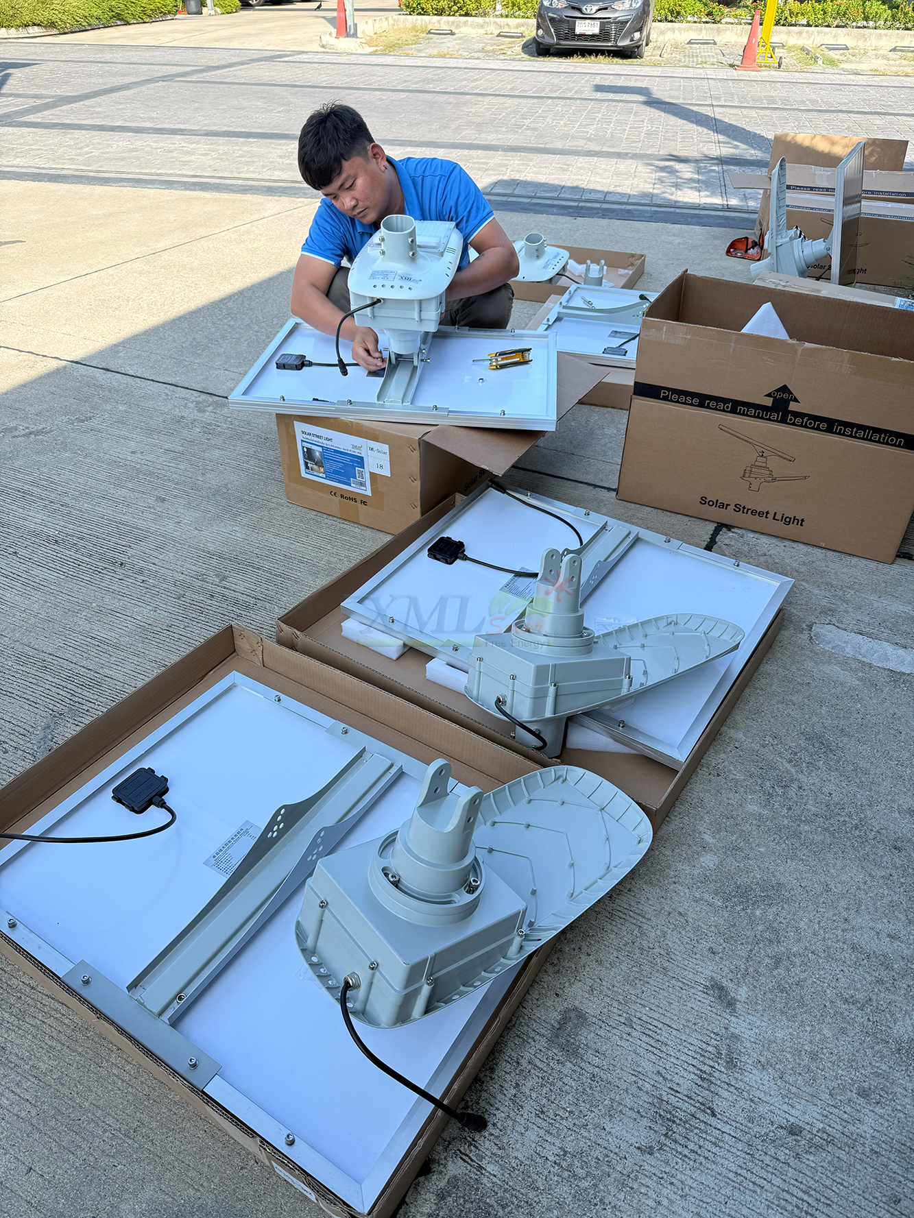 โคมไฟถนนโซล่าเซลล์อัจฉริยะ (รุ่น 6,300Lumens + แผง 80 W) (แสง : ขาว)