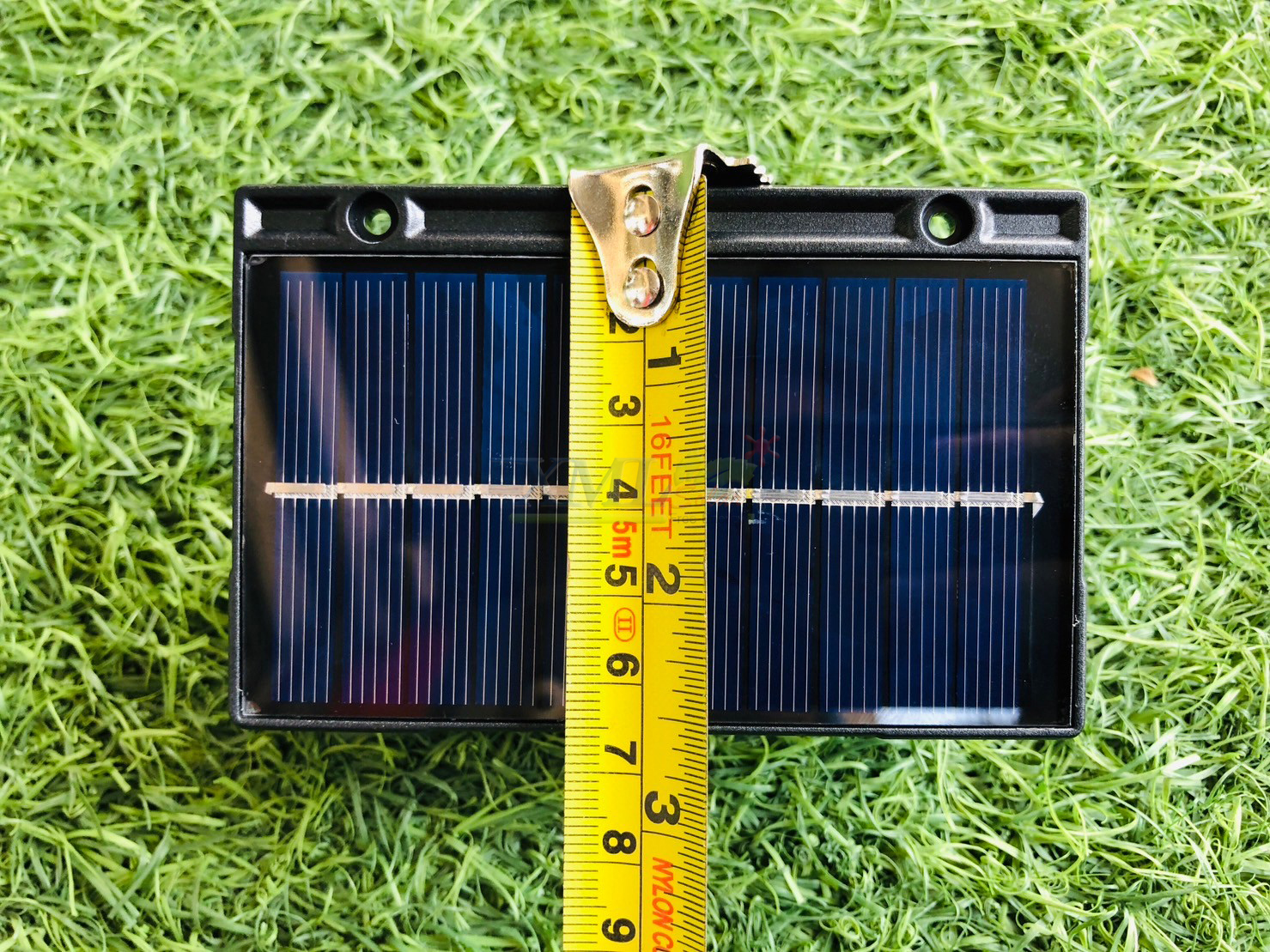 ไฟผนังโซล่าเซลล์ติดสันกำเเพง รุ่น MD-SWL (เเสง : เหลืองวอมไวท์)(1 เเถม 1)