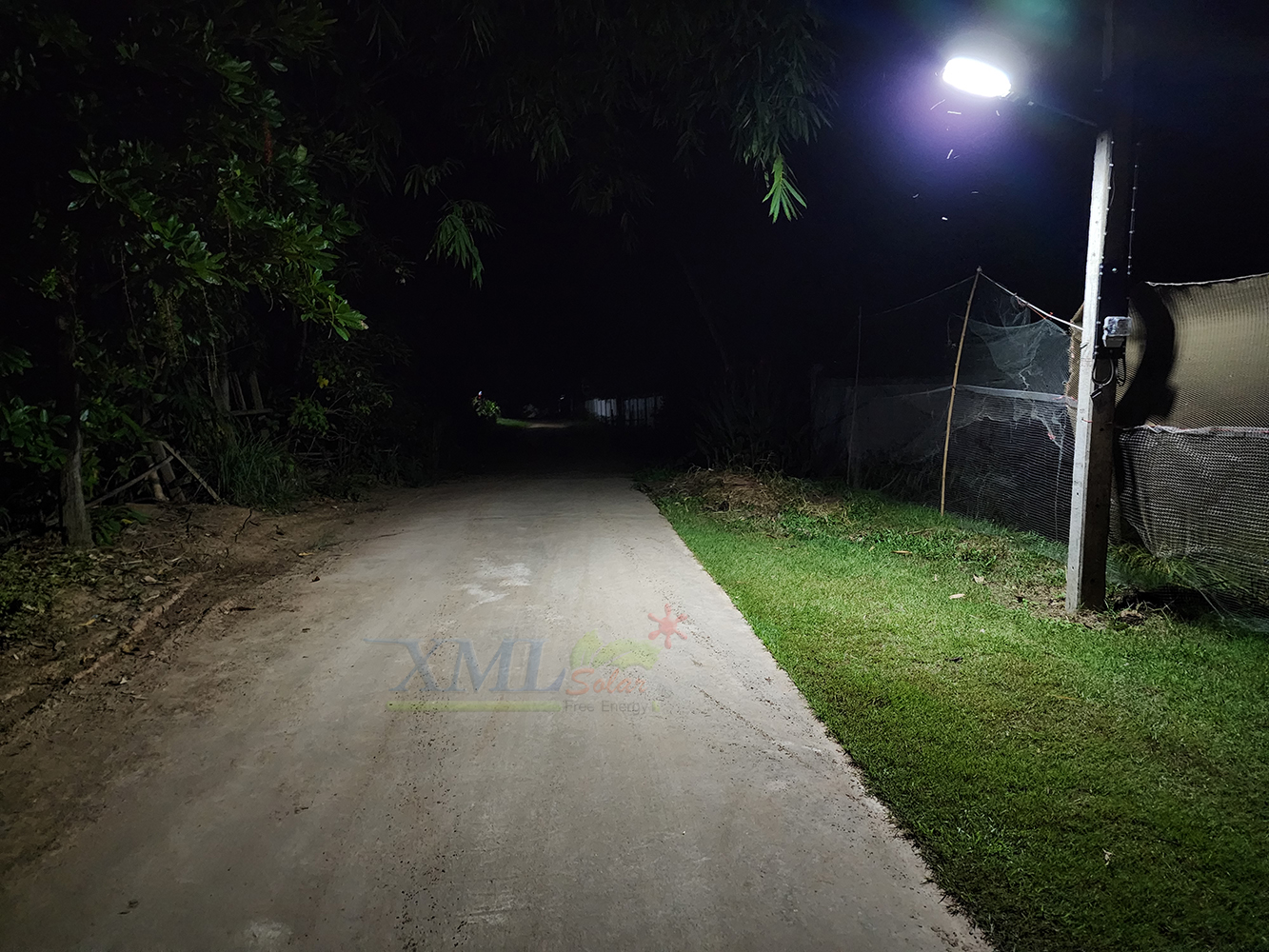 โคมไฟถนนโซล่าเซลล์ รุ่น MD-SLT27 (แสง : ขาว)(ระบบสว่างค้าง) (120w / 240w)