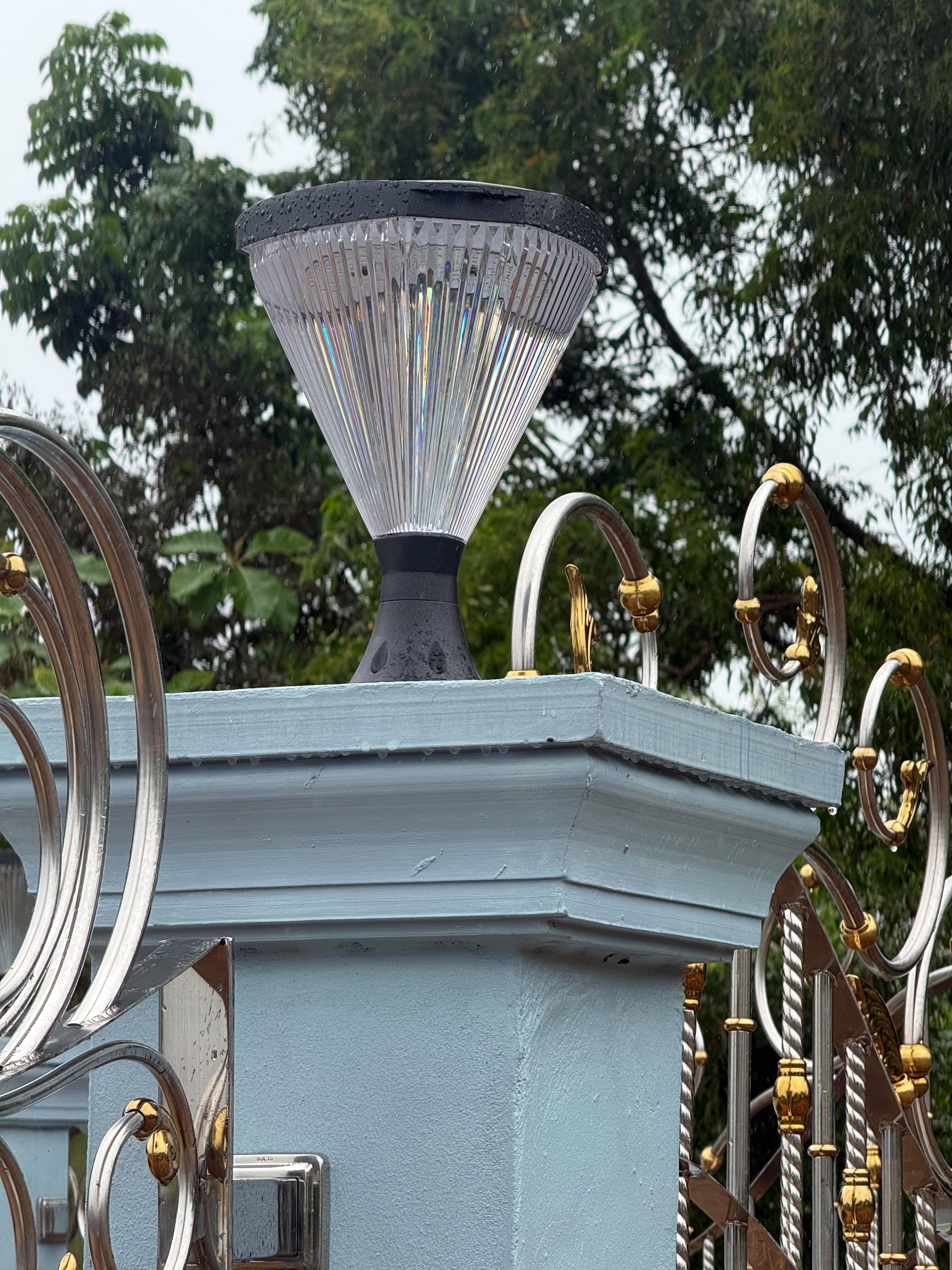 โคมไฟหัวเสาโซล่าเซลล์ รุ่น TZ-11837 (เปิดได้ 2 แสง)