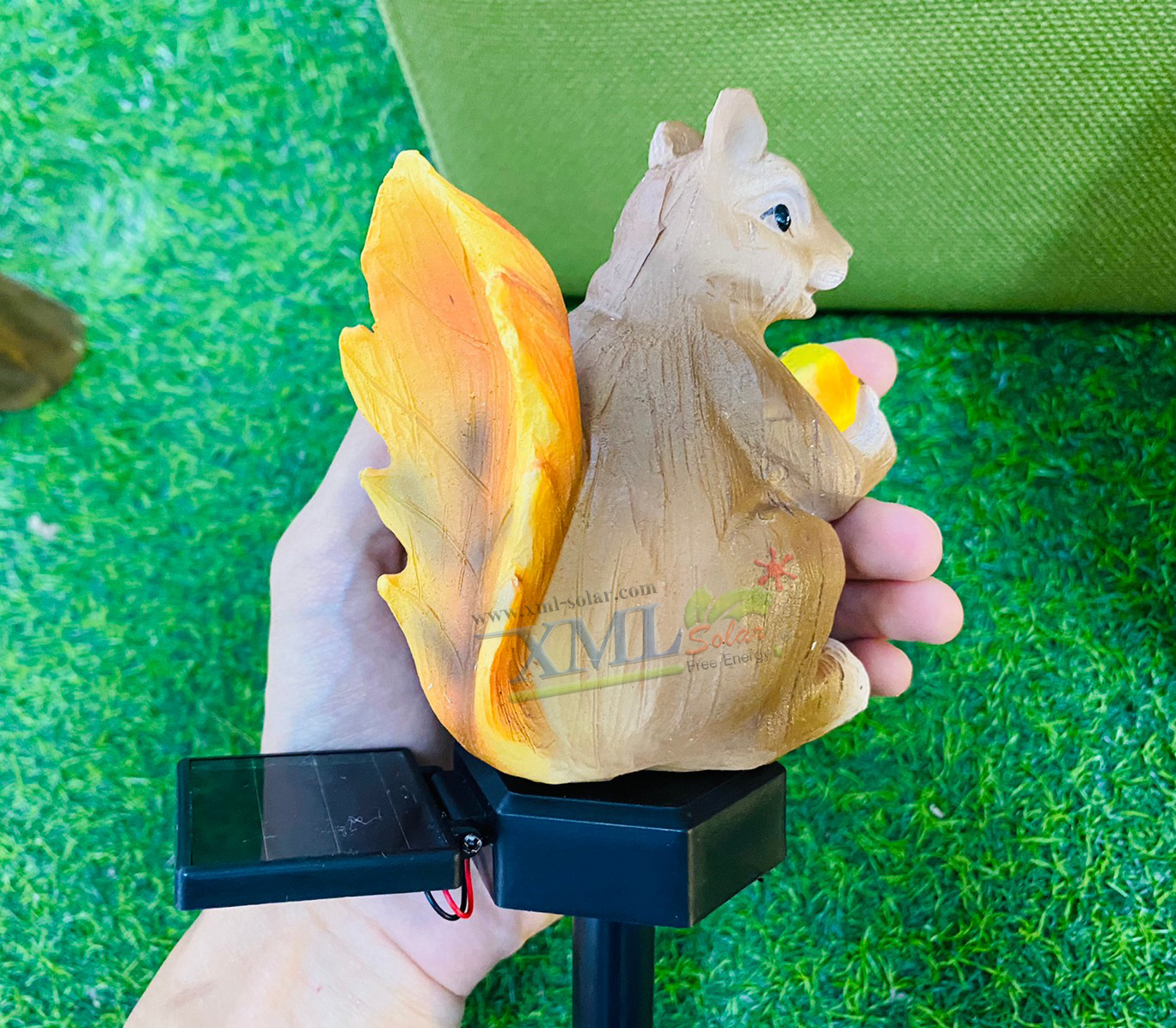 ไฟปักสนามโซล่าเซลล์ กระรอก 1 LED (แสง : เหลืองวอมไวท์) 1 แถม 1