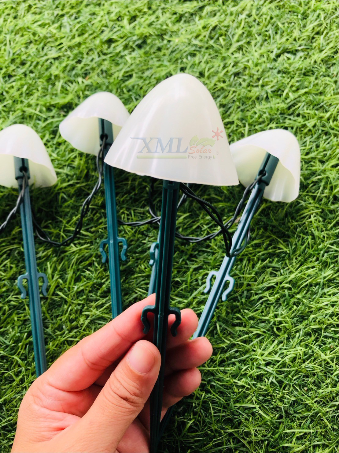 ไฟปักสนามโซล่าเซลล์ รูปเห็ด