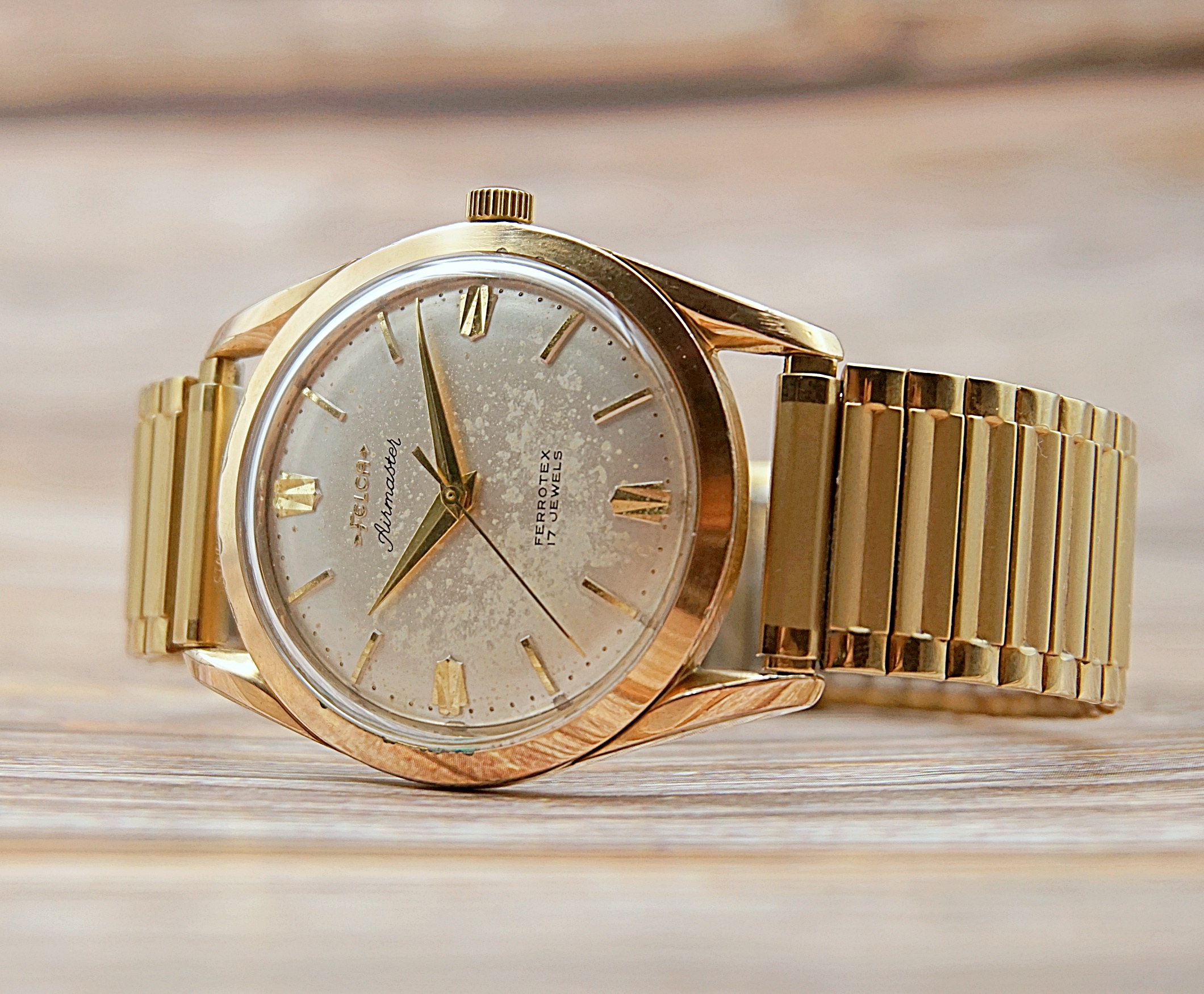 นาฬิกาเก่า FELCA ไขลาน